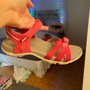 Pink Sandles
